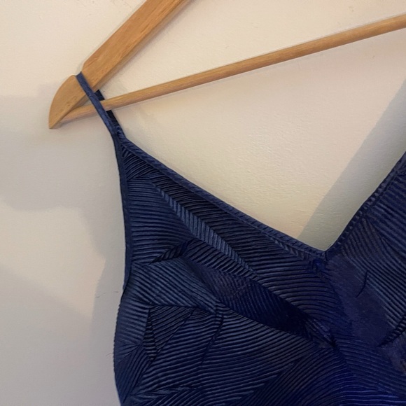 Anthropologie Crinkle Style Cami Blouse Blue Boho Minimalist Resort Office Work - Picture 4 of 6